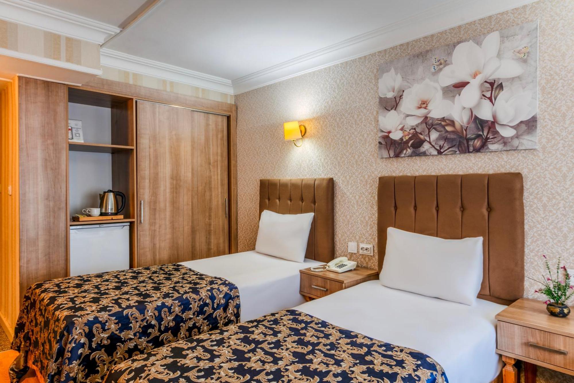 Hamit Hotel Istanbul Bagian luar foto
