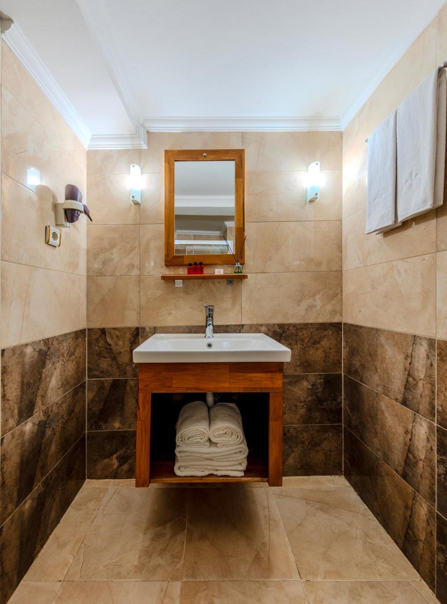 Hamit Hotel Istanbul Bagian luar foto