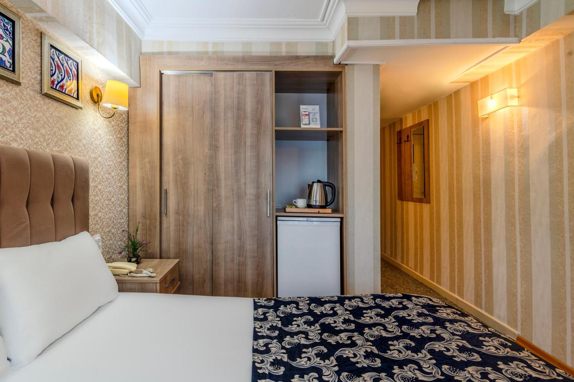Hamit Hotel Istanbul Bagian luar foto